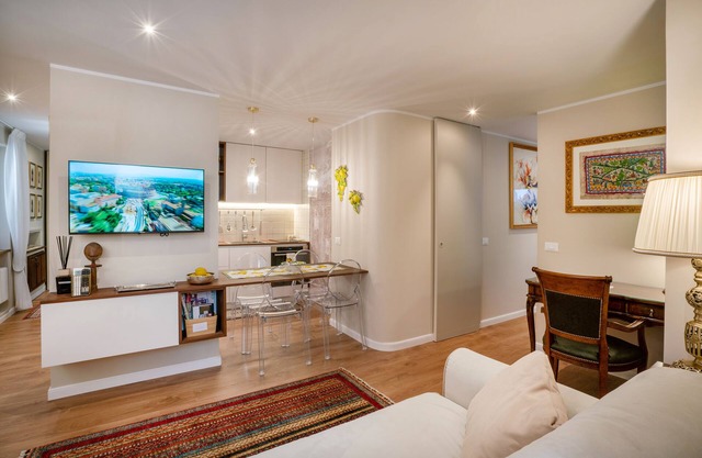 Charming stay in Roma - Luxury Holiday apartment - with an Elevator