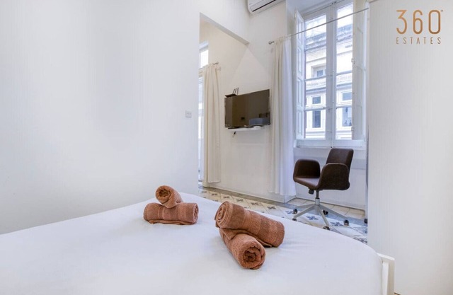 Charming Studio home in Floriana's Heart w/WIFI
