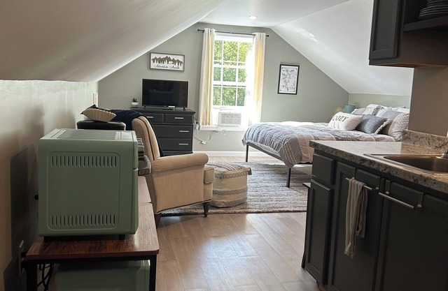 Charming Studio Near Sunapee