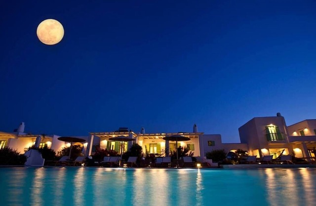Charming villa for 4 people in a luxury complex