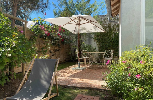 Charming Villa Near Beach & Town Center with Garden, Wi-Fi & Free Parking in Villers-sur-Mer