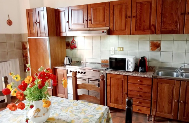 Charming villa in the Tuscan countryside within easy reach of Florence, Pisa and Lucca