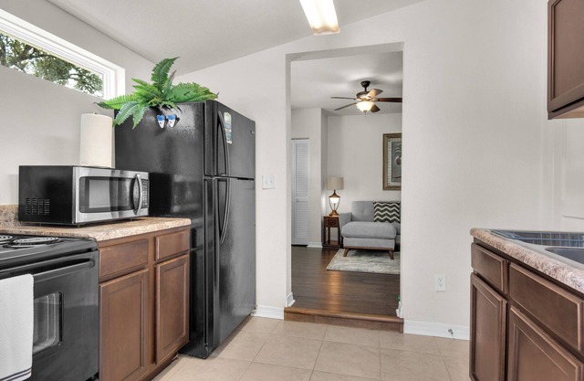 Charming villa steps from the water in beautiful Pensacola