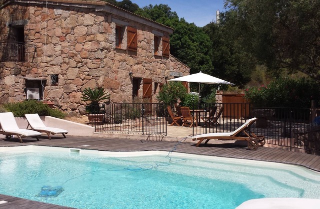Charming villa with private swimming pool, jacuzzi, in Corsica, Palombaggia