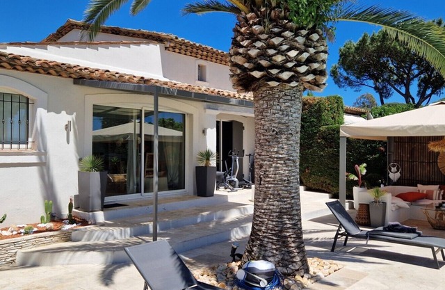 CHARMING VILLA WITH POOL IN ST ANNE