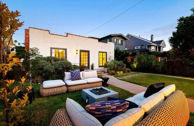 Charming Walk Street Home - A Venice Beach Hideaway