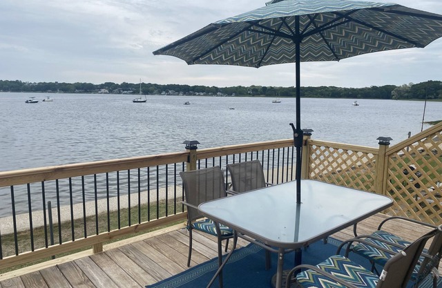 Charming Waterfront Cottage in Bristol, RI