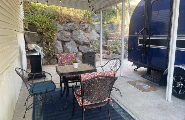 Charming Winnie Drop Trailer with Cozy Private Patio Escape