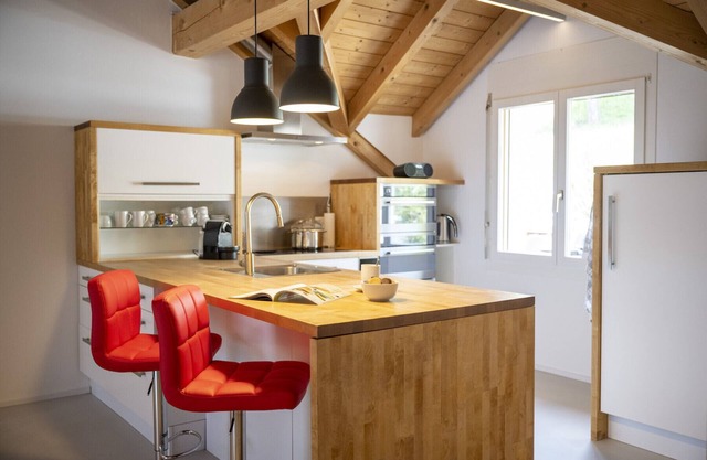 Chasa Stradun 400: renovated 3.5-room penthouse flat in the heart of Scuol