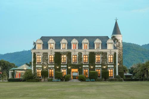Chateau de Khaoyai Hotel & Resort