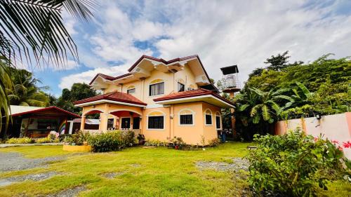 Chateau La Princesa with cozy garden & bar