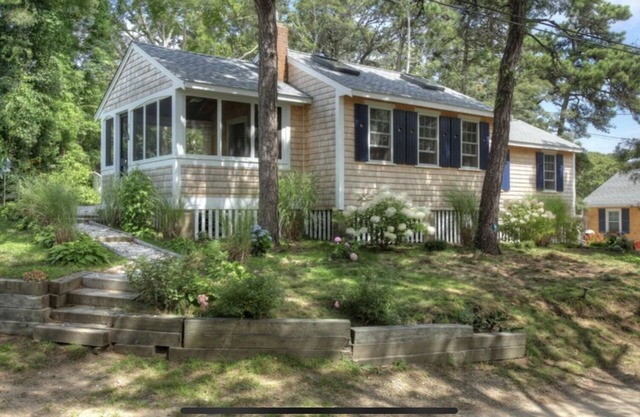 Chatham Beach Cottage 2BR - Short walk to beach!
