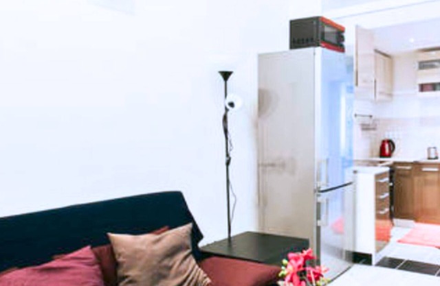 Cheap & Central, Private Room in Social Flat