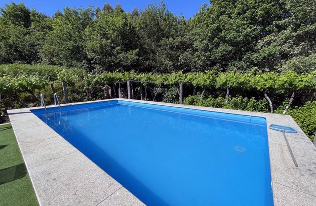 Cheap holidays: 3 to 6 bedroom villa with pool - ideal for groups.
