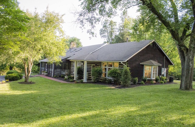 Cheekwood Historic Birdsong Lodge: A Charming Escape Near Downtown Nashville, TN