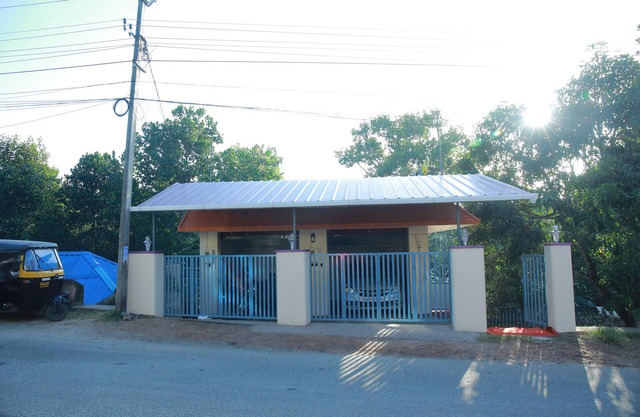 Cheerful 2-bd house near Trivandrum city.