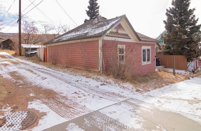 Cheerful, Residential 2 Bedroom Mountain Home