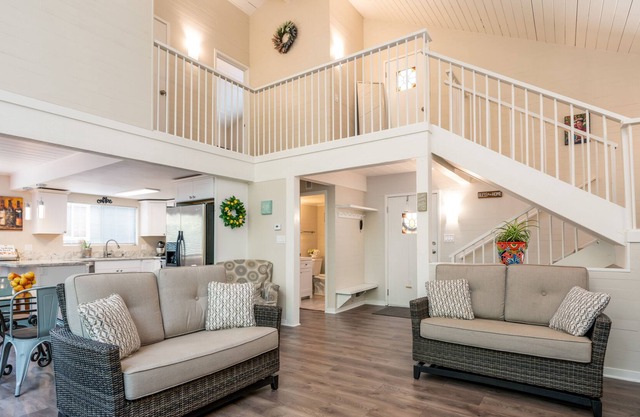 Cheerful two bedroom Home with indoor fireplace