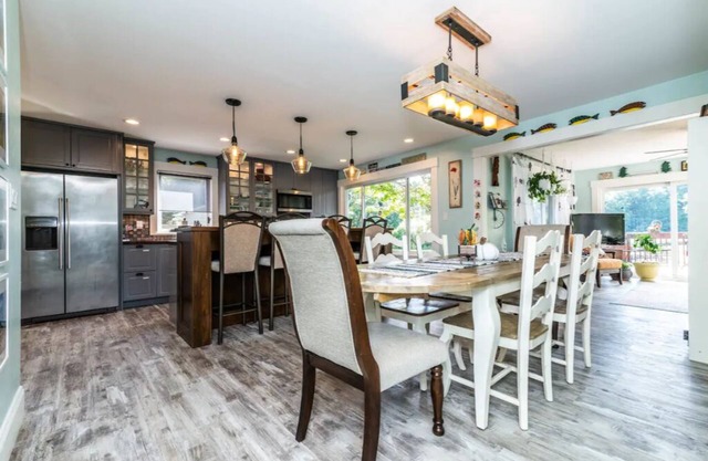 Chelsea Lake House, Game Room, & Pontoon-rental