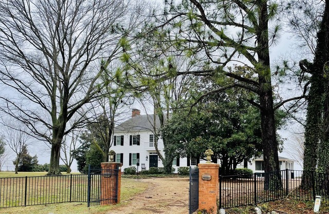 Chesapeake Bay-front Estate minutes to Irvington, Kilmarnock Whitestone
