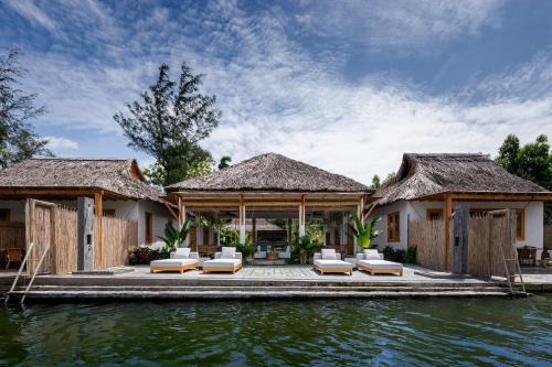Chi-Bu Riverside