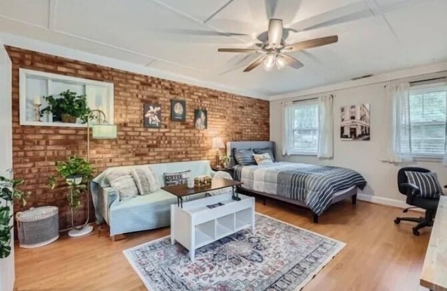 Chic 1-bedroom apartment in fabulous Cary location