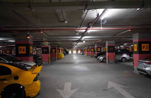 Chic 1-bedroom Pent-House with WiFi, AC in Dha phase 4 Lahore