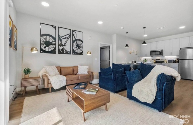 Chic 2BR/2BA Apt. Near UARK, Trails, AMP & Top Golf + Heated Pool + Workspace
