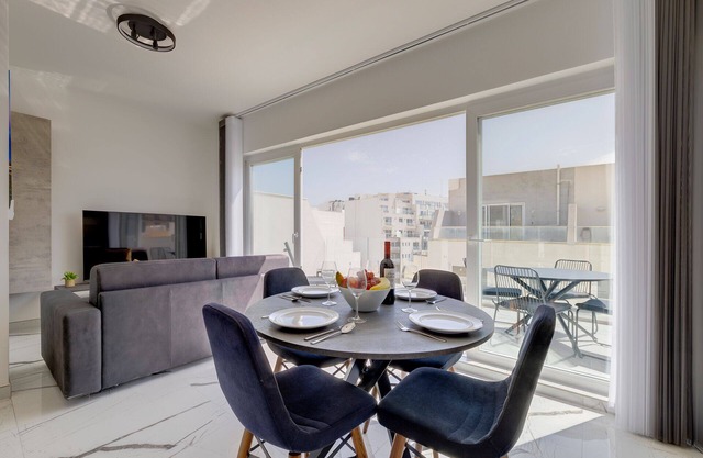 Chic 2BR Penthouse Steps from the Waterfront