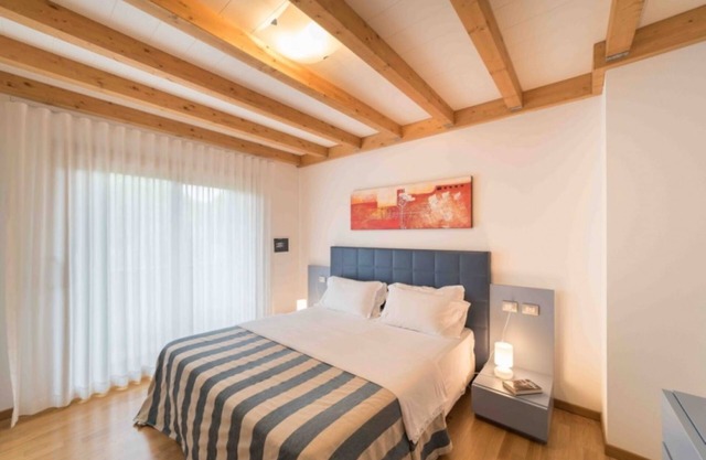 Chic and spacious villa just a few steps away from the Golf Club