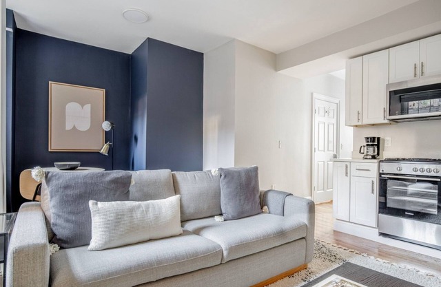 Chic Beacon Hill Studio, nr Bars & Restaurants, by Blueground