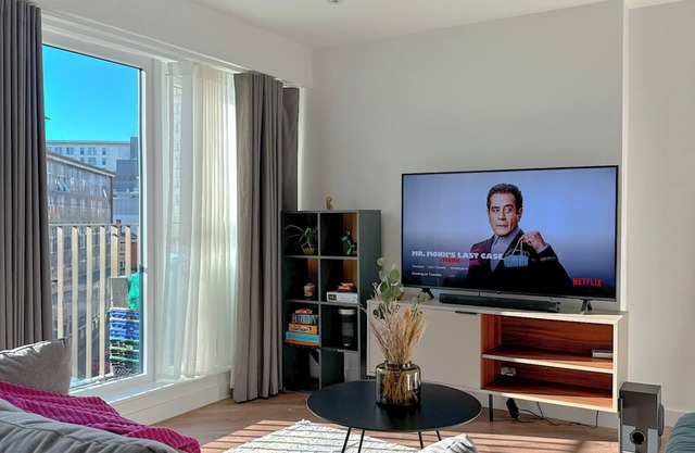 Chic Birmingham Apartment - Walk to everything