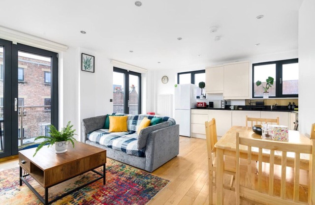 Chic Hoxton Shoreditch Balcony Flat 2 Bedroom 2 Bath Family Friendly