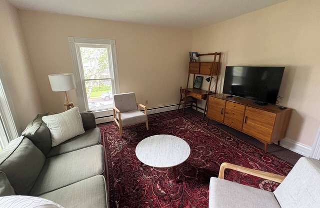 Chic Mid-Century Apartment at Otego House