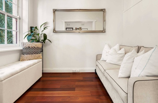 Chic Quiet Apartment Close to Everything