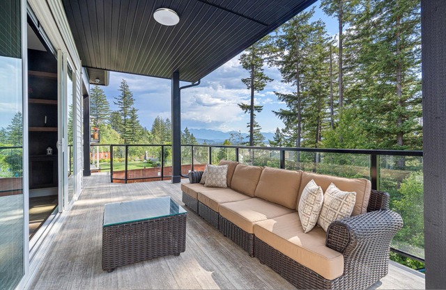 Chic Retreat in Agassiz