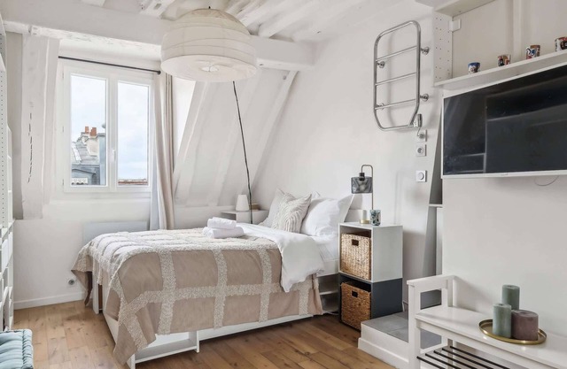 Chic Studio in Historic Heart of Paris