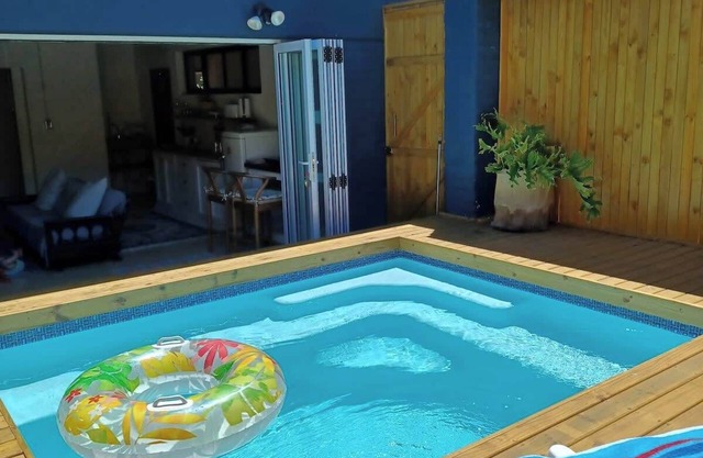 Chill in the South | Pool, Braai, Fireplace, Cats