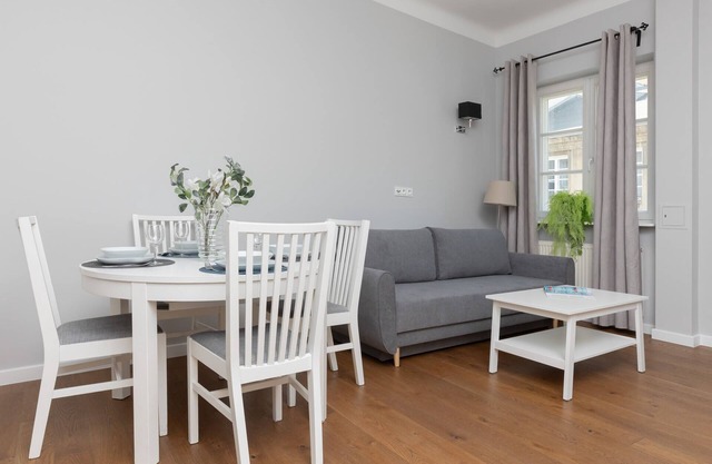 Chmielna 1/3 | Nice Apartment | Air conditioning