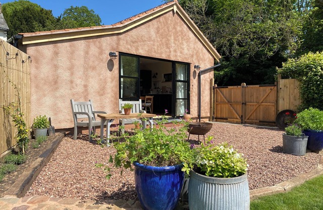 CHURCH FARM DAIRY, pet friendly, with a garden in Thorverton