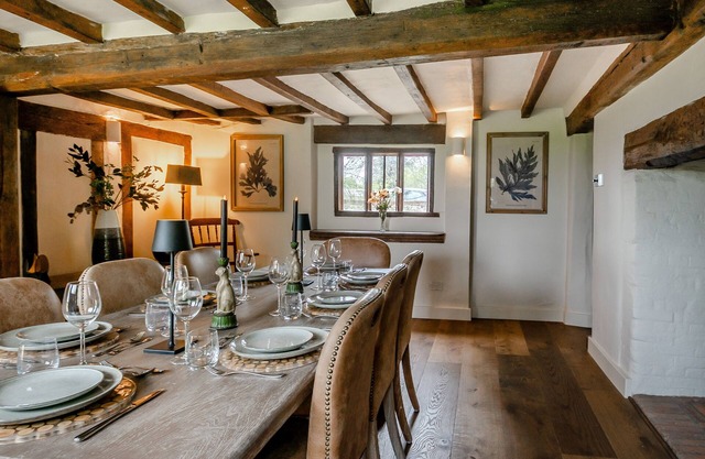 Church House - Four Bedroom House, Sleeps 8