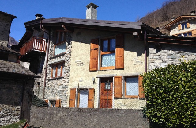 Church in Valmalenco House in Borgo