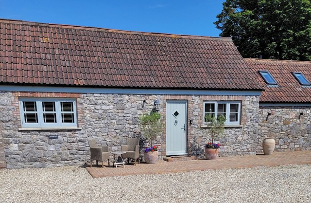 CHURCH VIEW RETREAT, country holiday cottage in Weston-Super-Mare