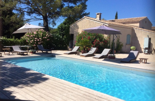 CIRCUIT DU CASTELLET Villa rental with heated pool, 7km from the beach