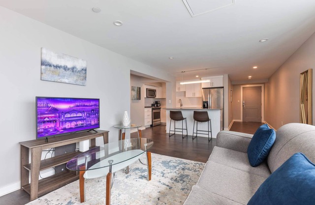 City Apt Steps from Boston Waterfront