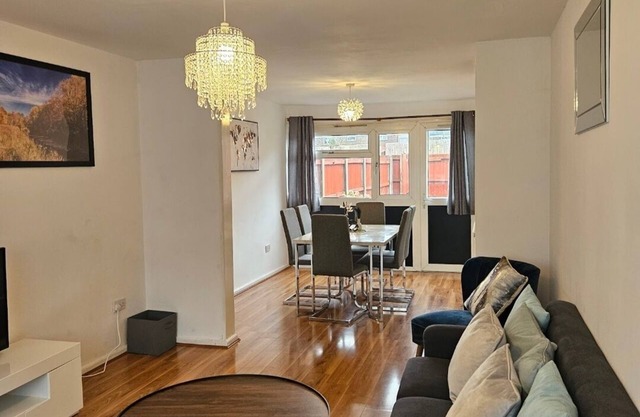 City Classic- Remarkable 3-Bed House in Birmingham
