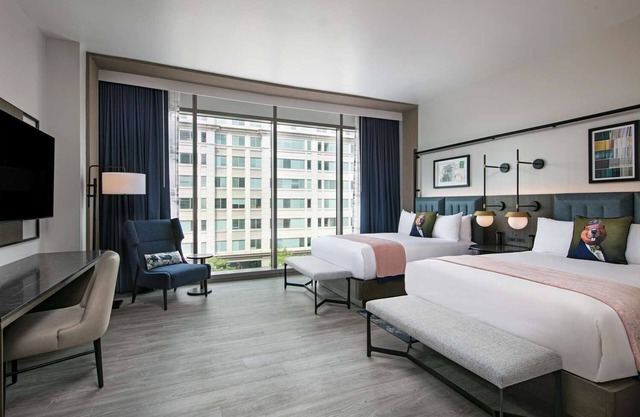 City Escape in Downtown DC! Contemporary & Pet-friendly Room with Landmark View!