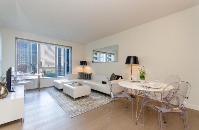 Cityscape Luxury High-Rise 1-Bedroom