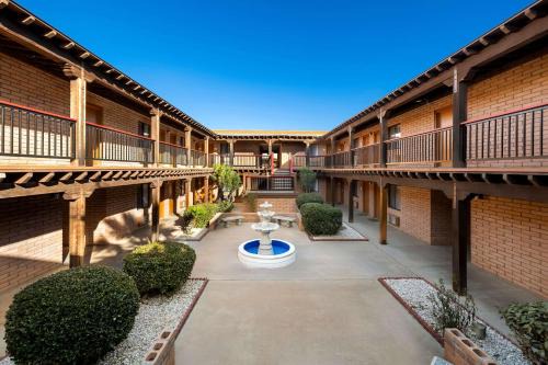 Clarion Inn