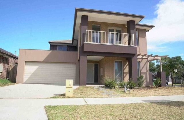 Classic 6BRM House in Williams Landing Diadem Melbourne
